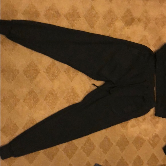 Fashion nova men track pants and hoodie set - Picture 5 of 6